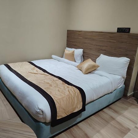 The Velvet Sky Hotel & Resort Bahraich Kültér fotó
