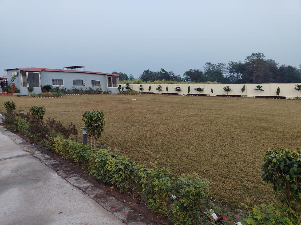 The Velvet Sky Hotel & Resort Bahraich Kültér fotó